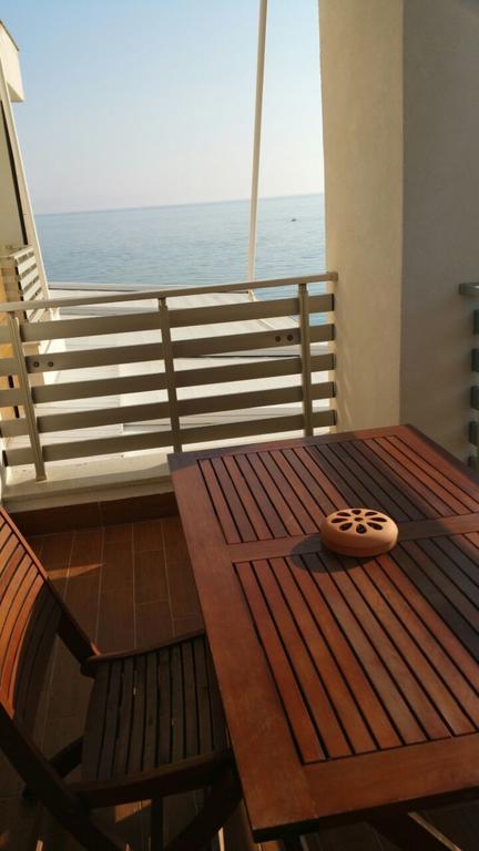 Laura'S Home Durrës Esterno foto